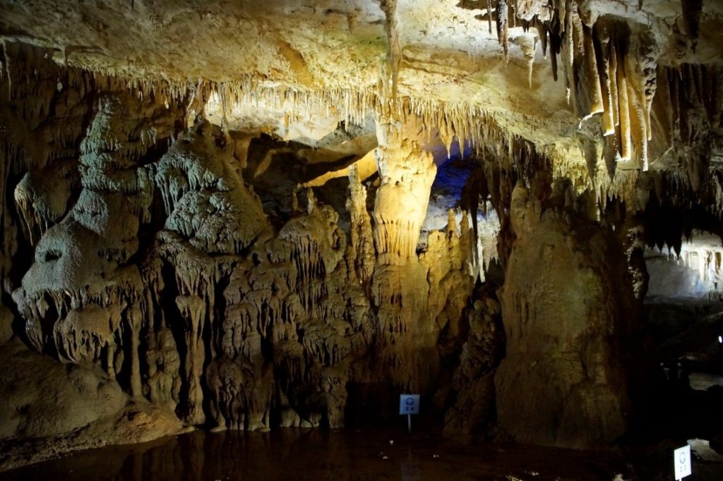 Грузия, пещера Прометея